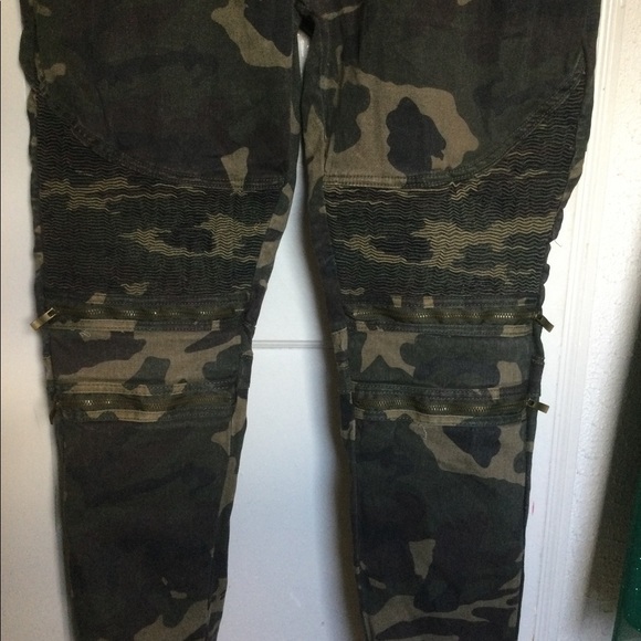 Forever 21 Camo Overalls - Picture 7 of 13